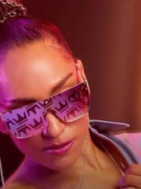 DIFF x Robin Arzón Shield Sunglasses – Black Oversized Visor Style